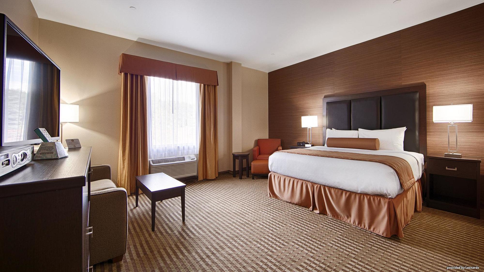 Western Hotel 4*